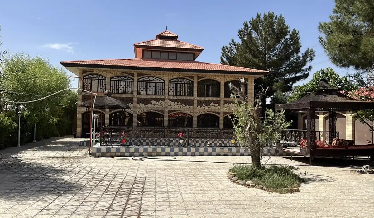 باغ تالار فدک در رباط کریم