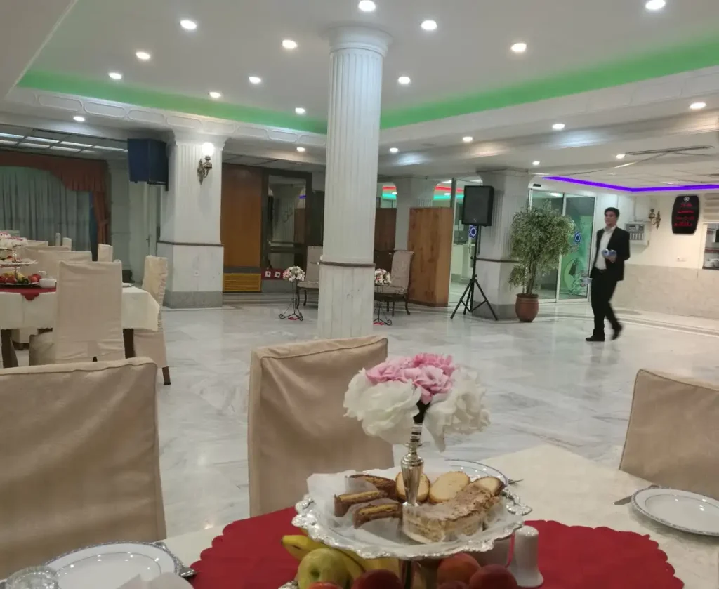 تالار پذیرایی باشگاه بانک مرکزی در ضرابخانه پاسداران تهران + تصاویر